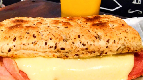 Promo tostado + jugo natural