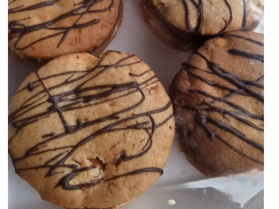 alfajores integrales de dulce de leche con frutos secos