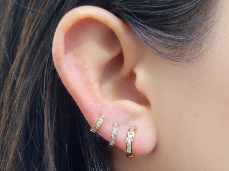 Set de argollas con cristal,  clásico en degrade MC baño 18k