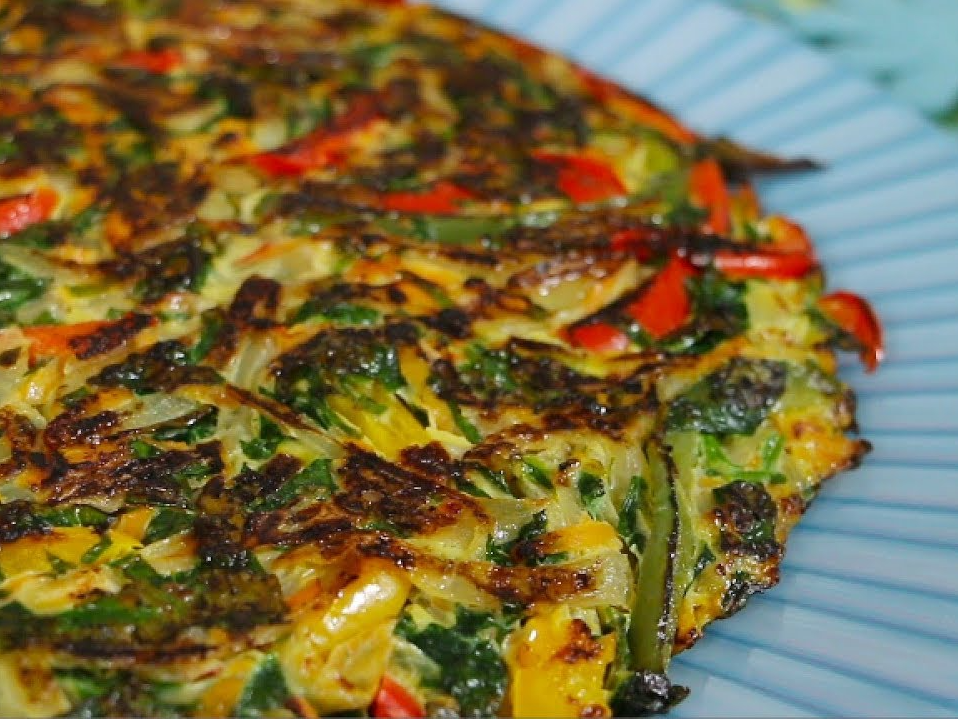 Tortilla de verdura con ensalada