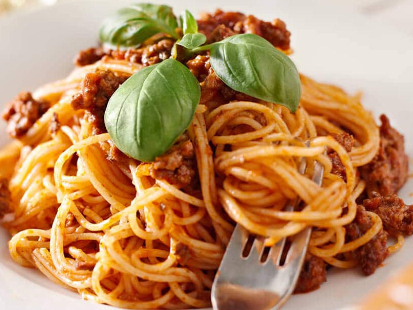 Tallarines con salsa bolognesa