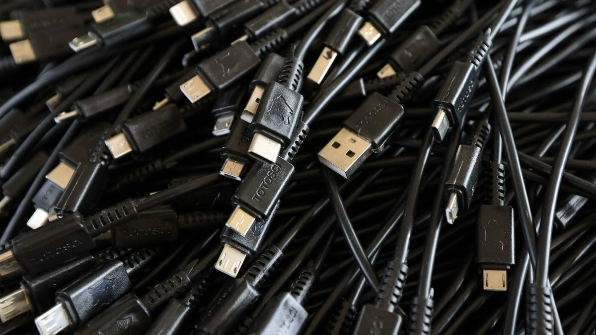 CABLES