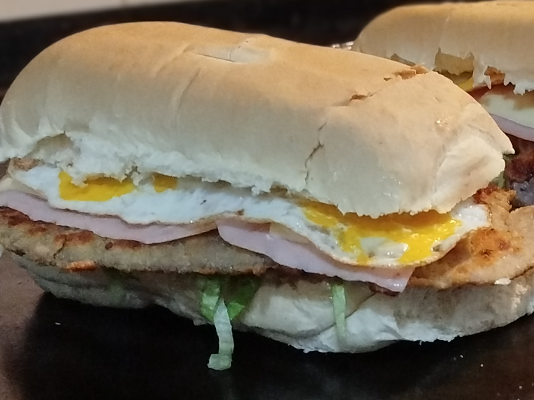 SANDWICH DE MILANESA COMPLETO