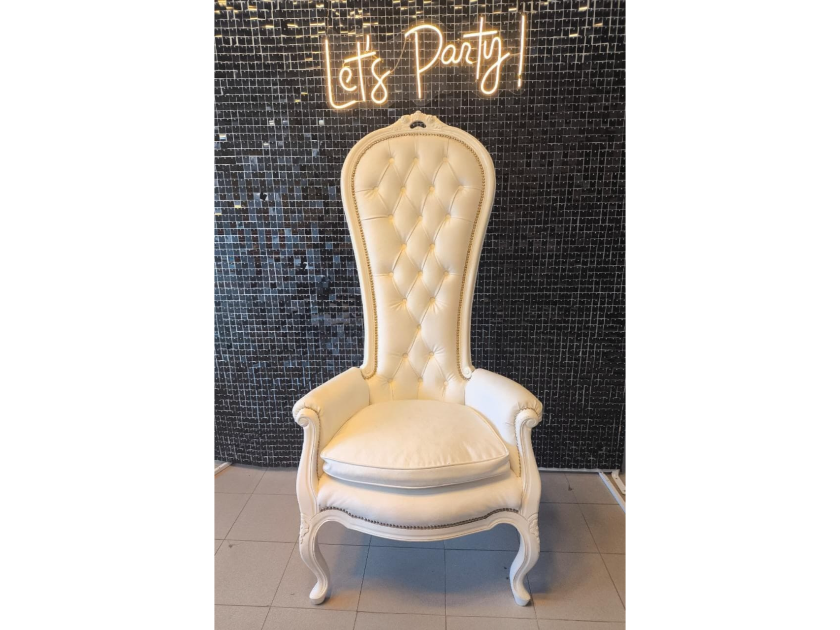 SILLON TRONO+SHIMMER WALL+ESTRUCTURA+CARTEL LED