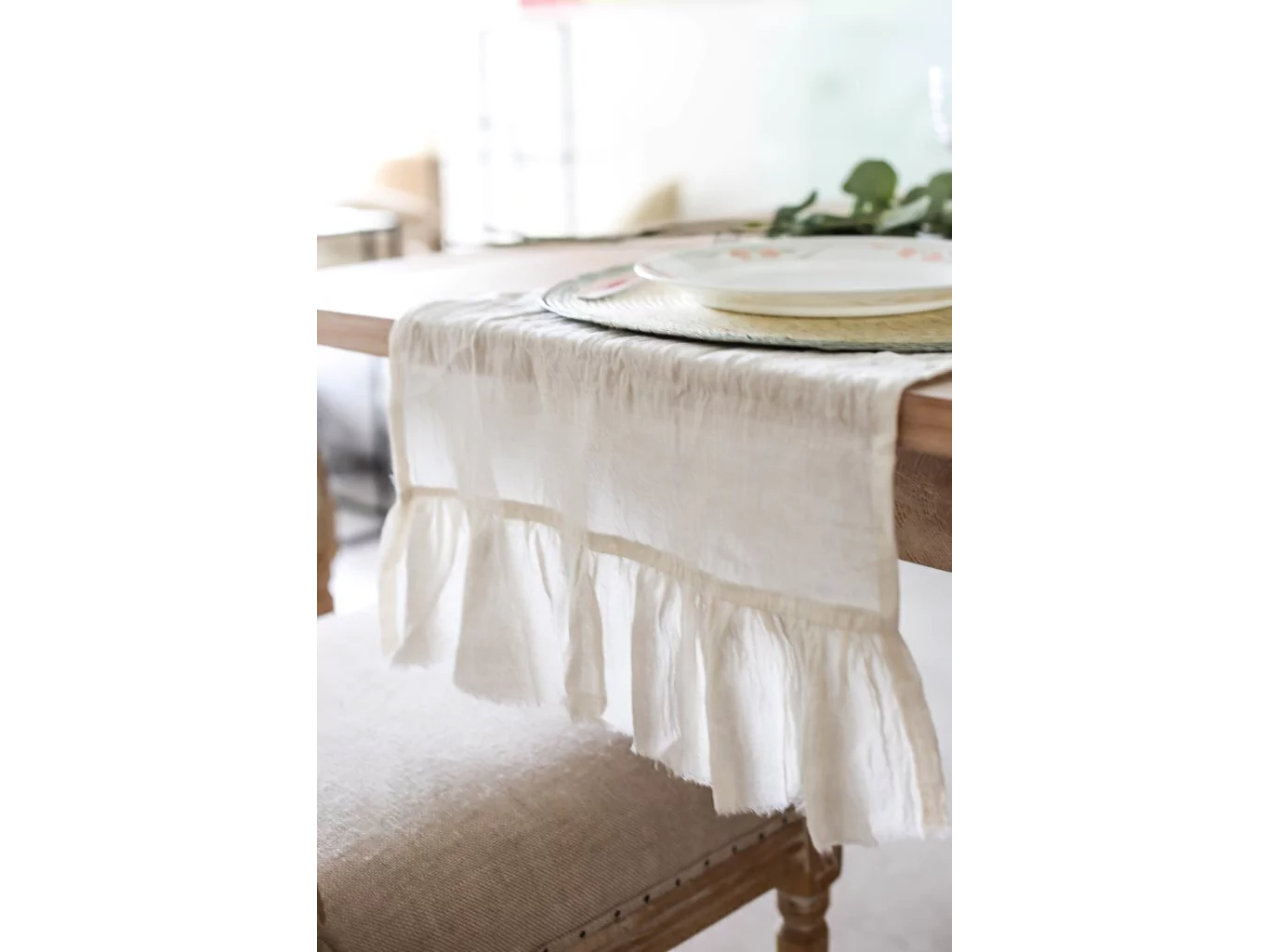 CAMINO DE MESA BEIGE TUSOR CON VOLADO 2,40 X 0,40