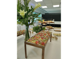 Altura de 50cm X 19Cm rectangularcon laja Gris y hierros color bronce