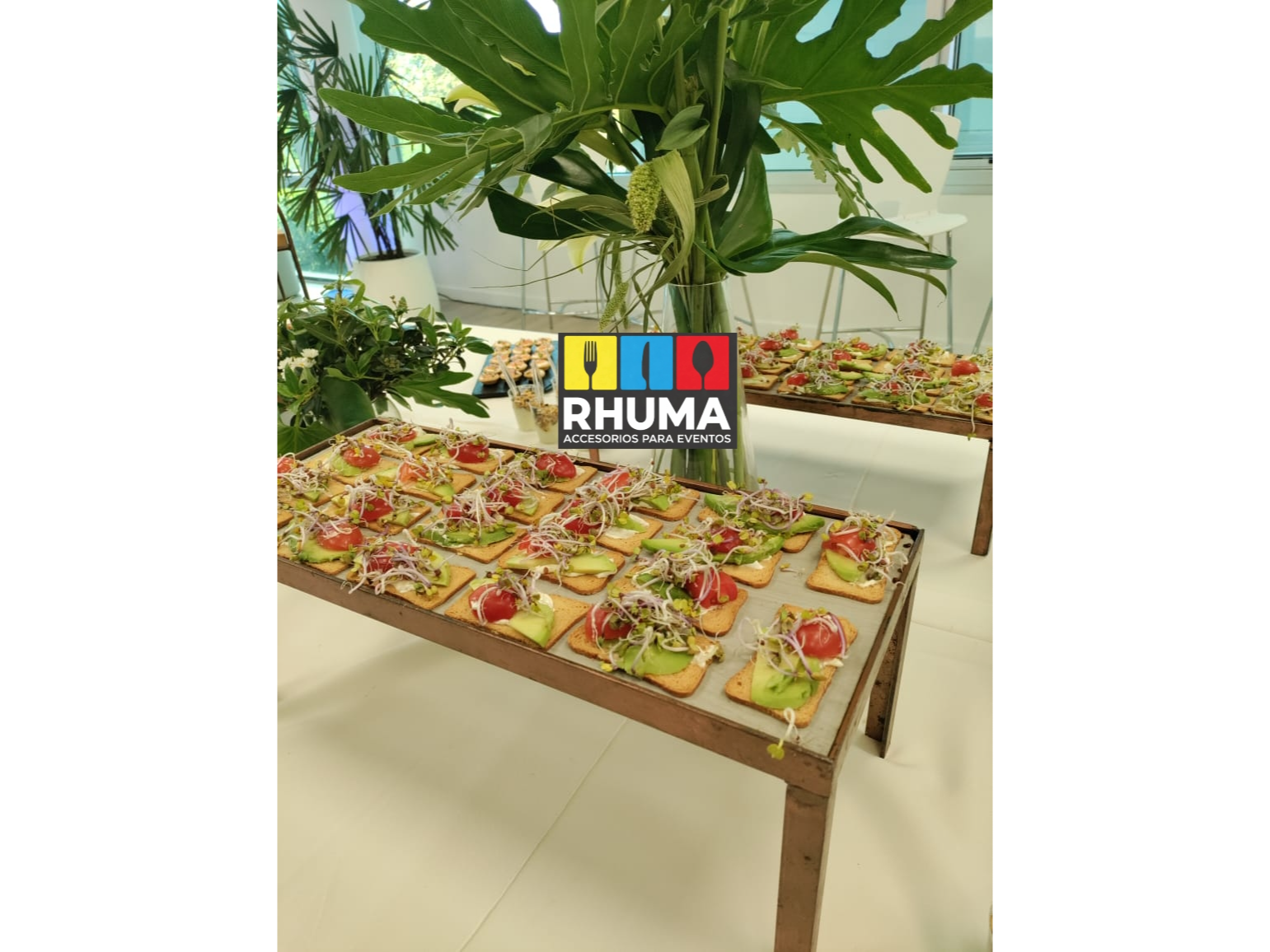 Altura de 50cm X 17Cm rectangular con laja Gris y hierros color bronce