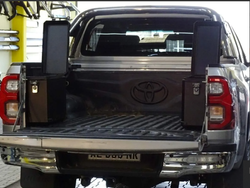 BAUL METALICO "IRON BOX"LATERAL C/BOLSO INTERNO EXTRAIBLE