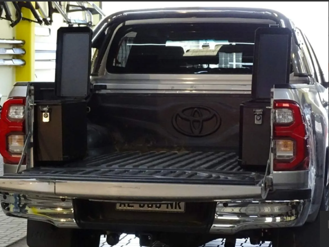 BAUL METALICO "IRON BOX"LATERAL C/BOLSO INTERNO EXTRAIBLE