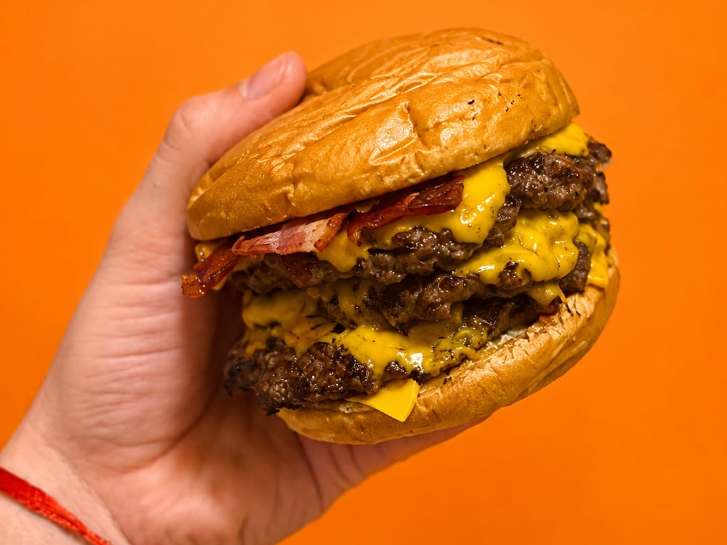 BACON CHEESE BURGER.