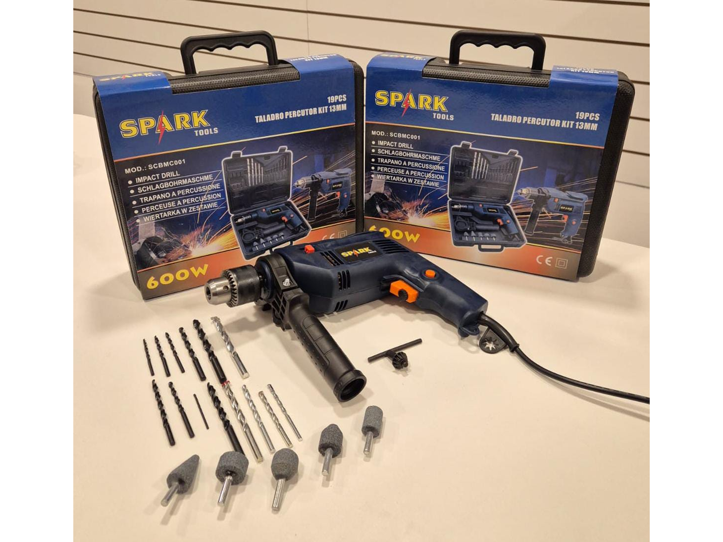 TALADRO SPARK CON ACCESORIOS