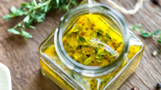 ACEITES, ADEREZOS Y SALSAS