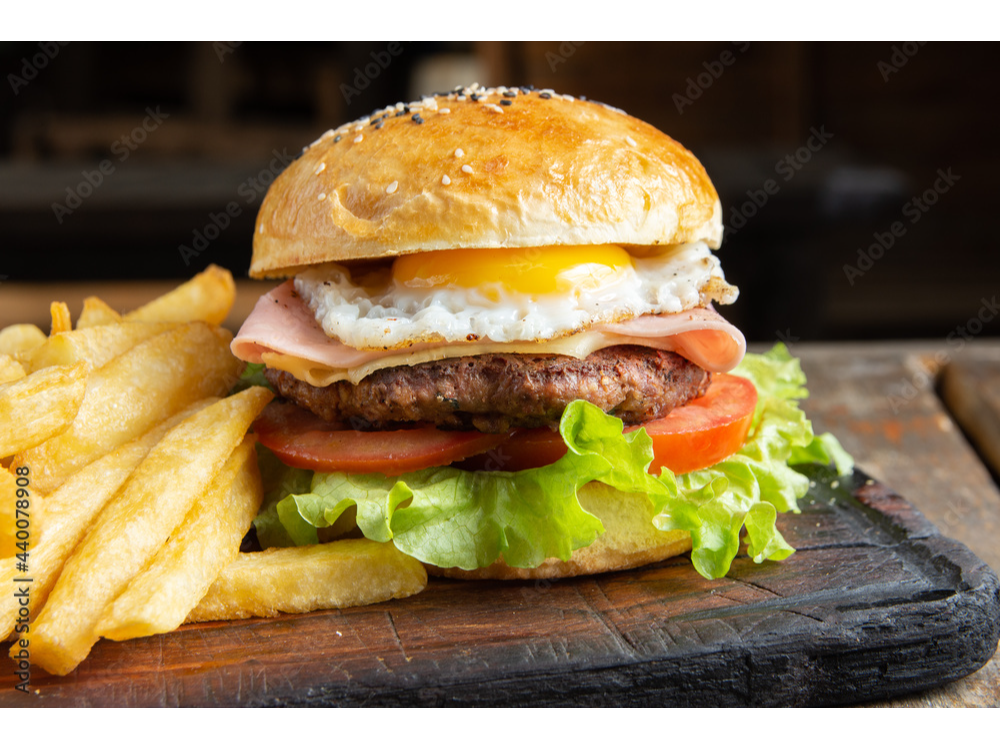 HAMBURGUESA COMPLETA + GUARNICION O BEBIDA