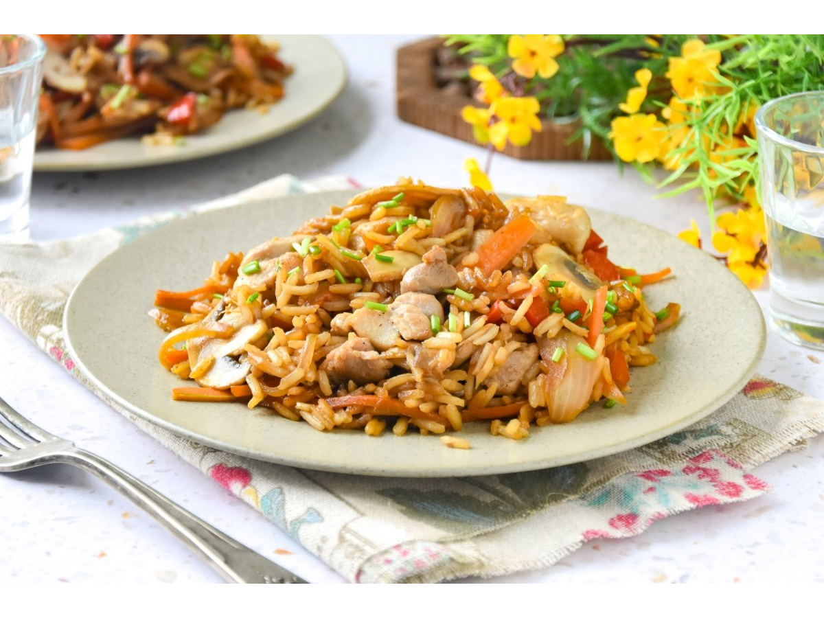 ARROZ YAMANI CON POLLO Y VERDURAS