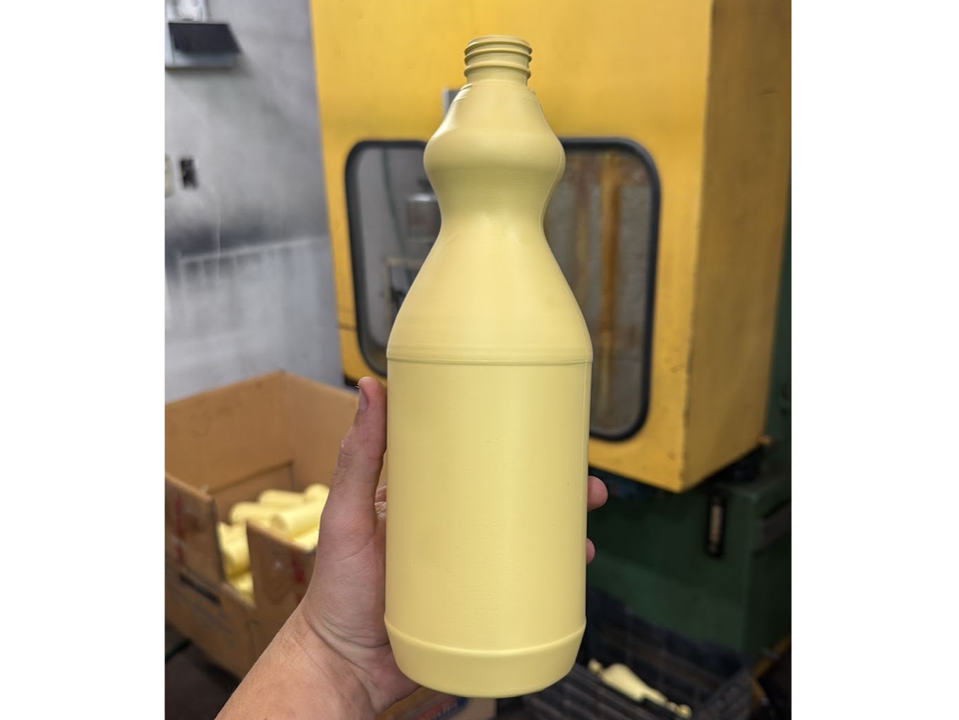Botella 1 lts Lavandina  con tapa pack por 100 unidades