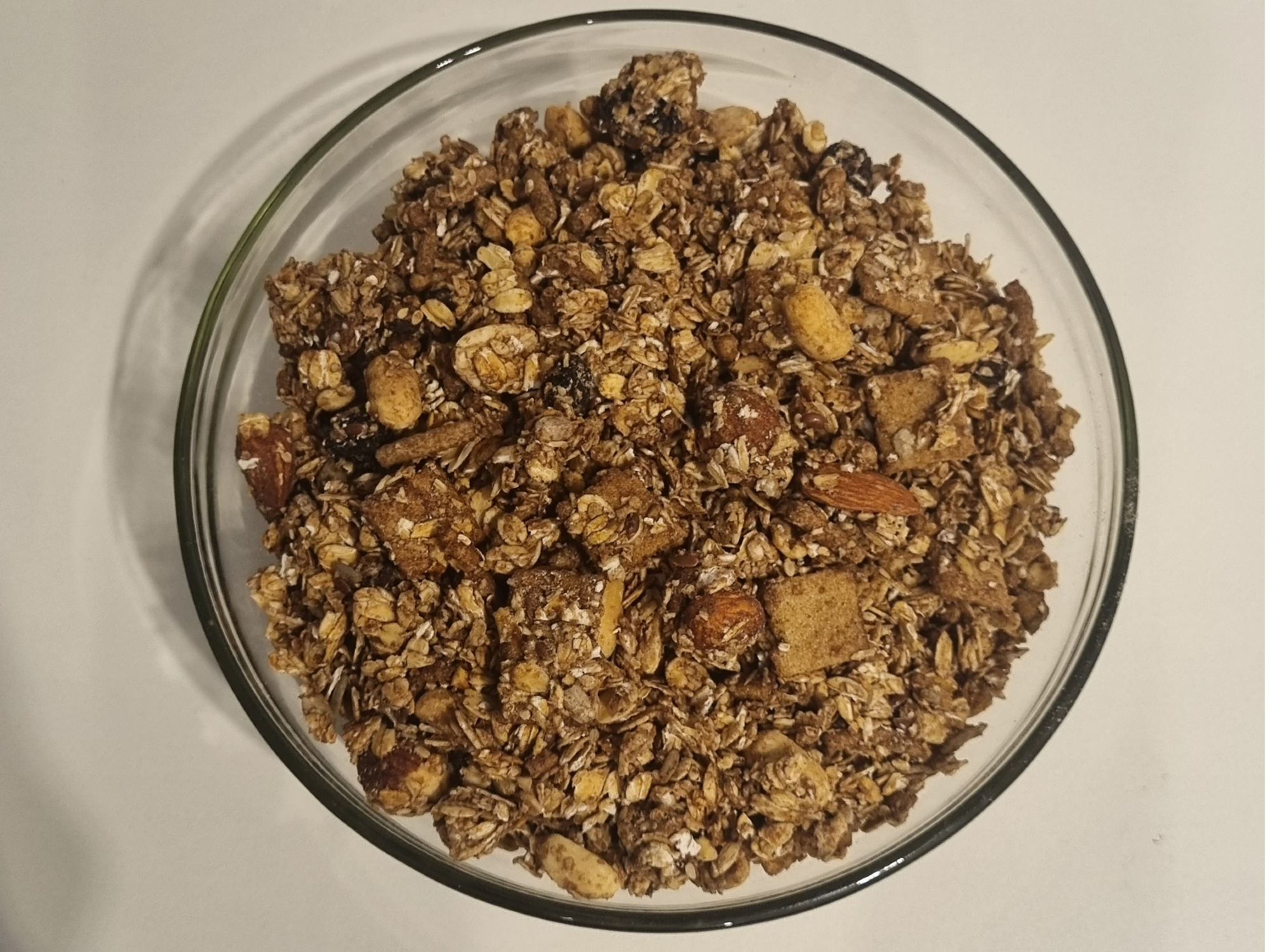 Granola con chocolate y naranja