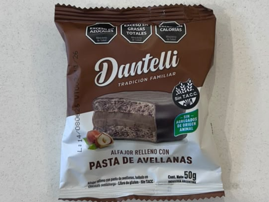 Alfajor relleno de pasta de avellanas sin tacc