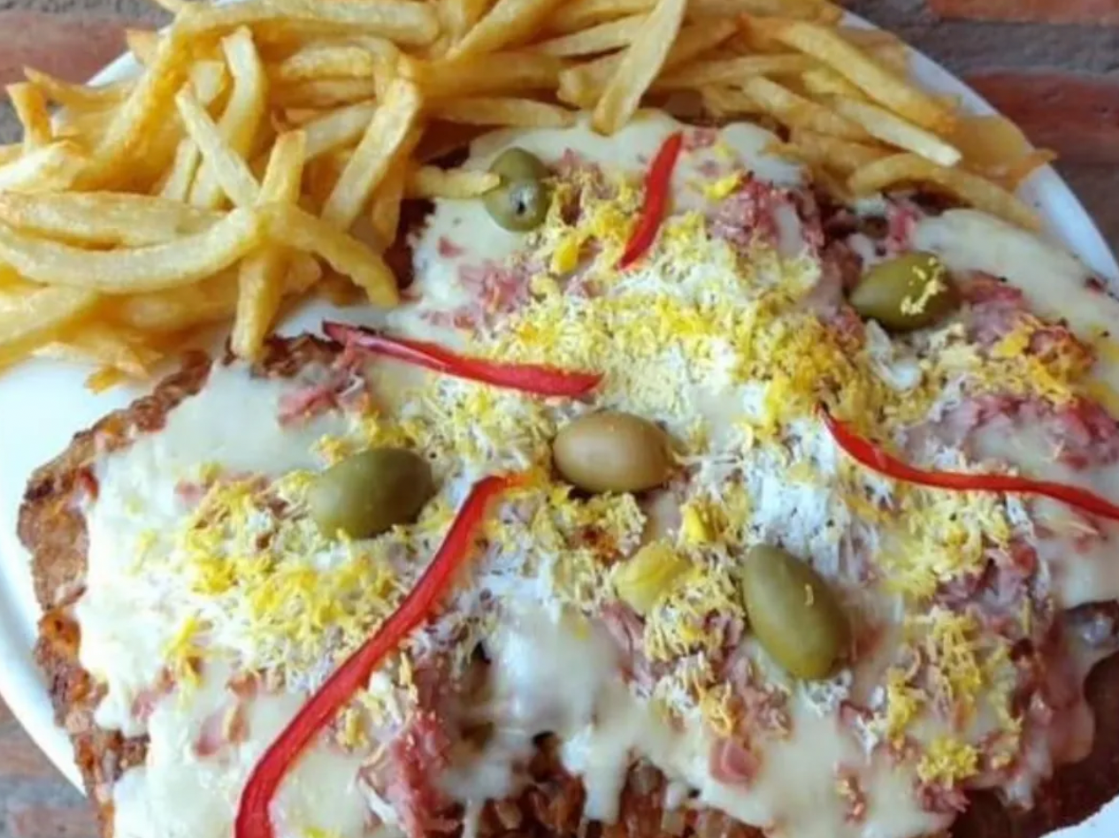 Pizzanesa p/ 3 personas c/ fritas