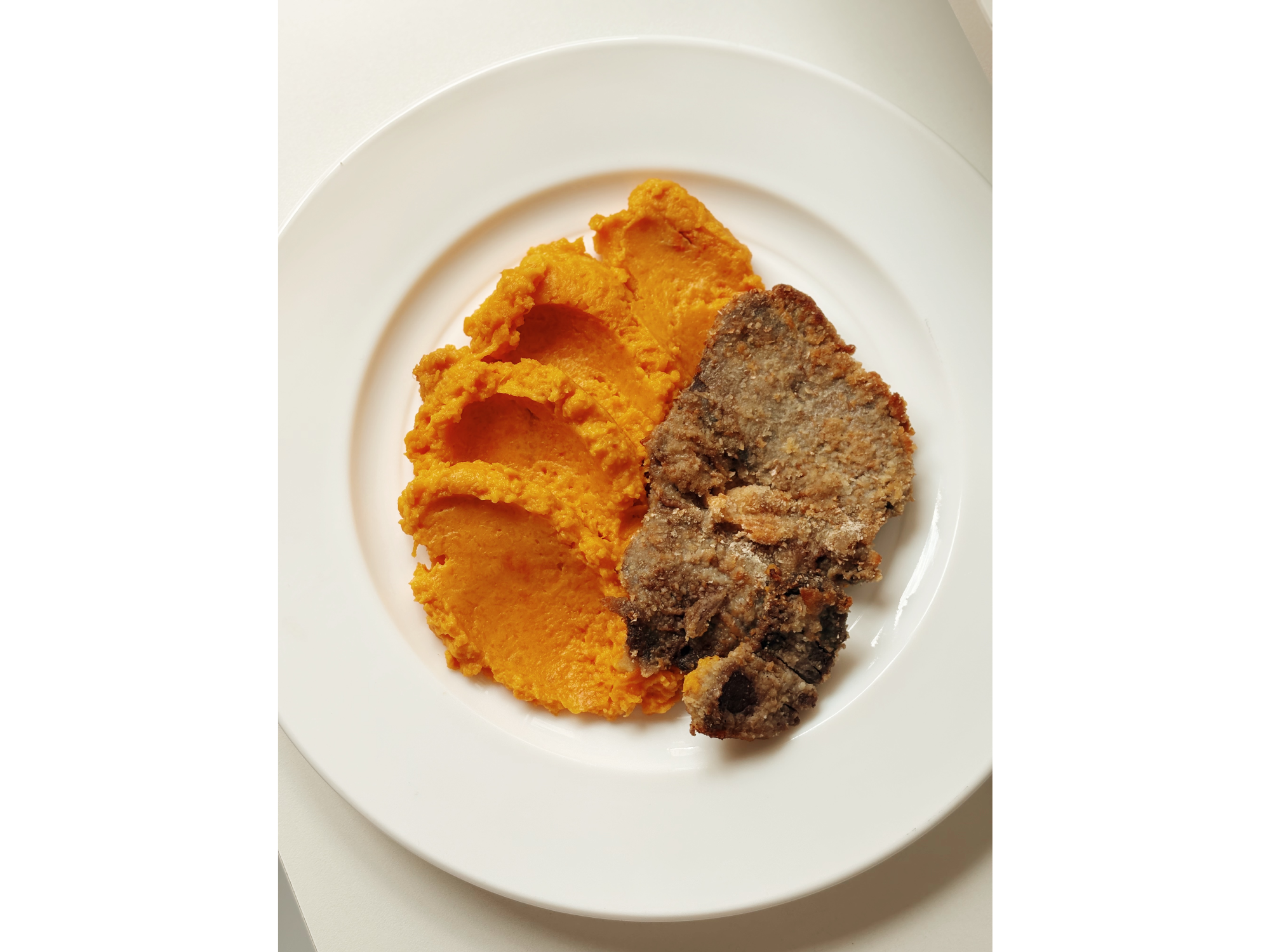 MILANESA DE VACA CON PURE DE ZAPALLO
