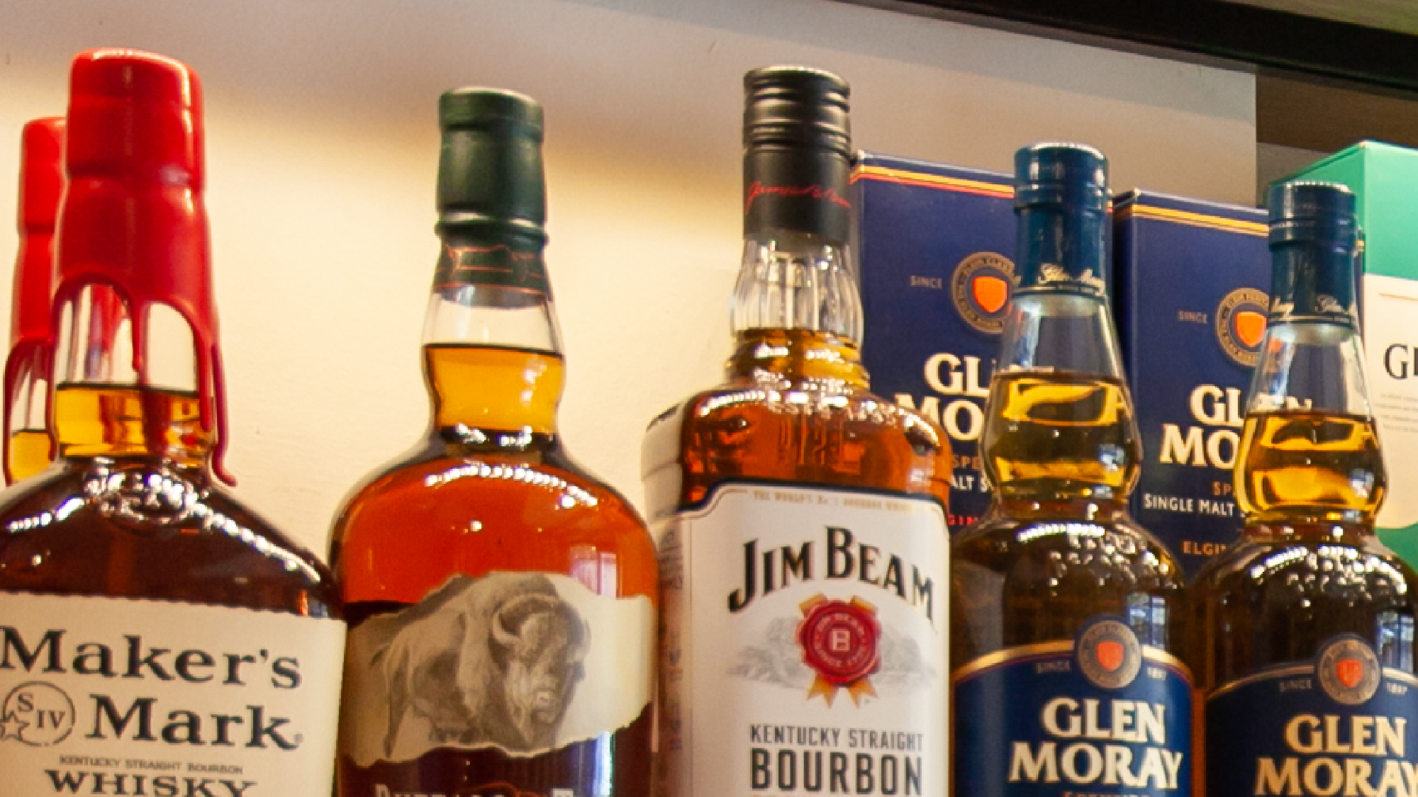 Licores y Aperitivos Premium