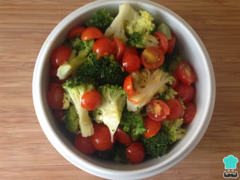 Brocoli y tomate