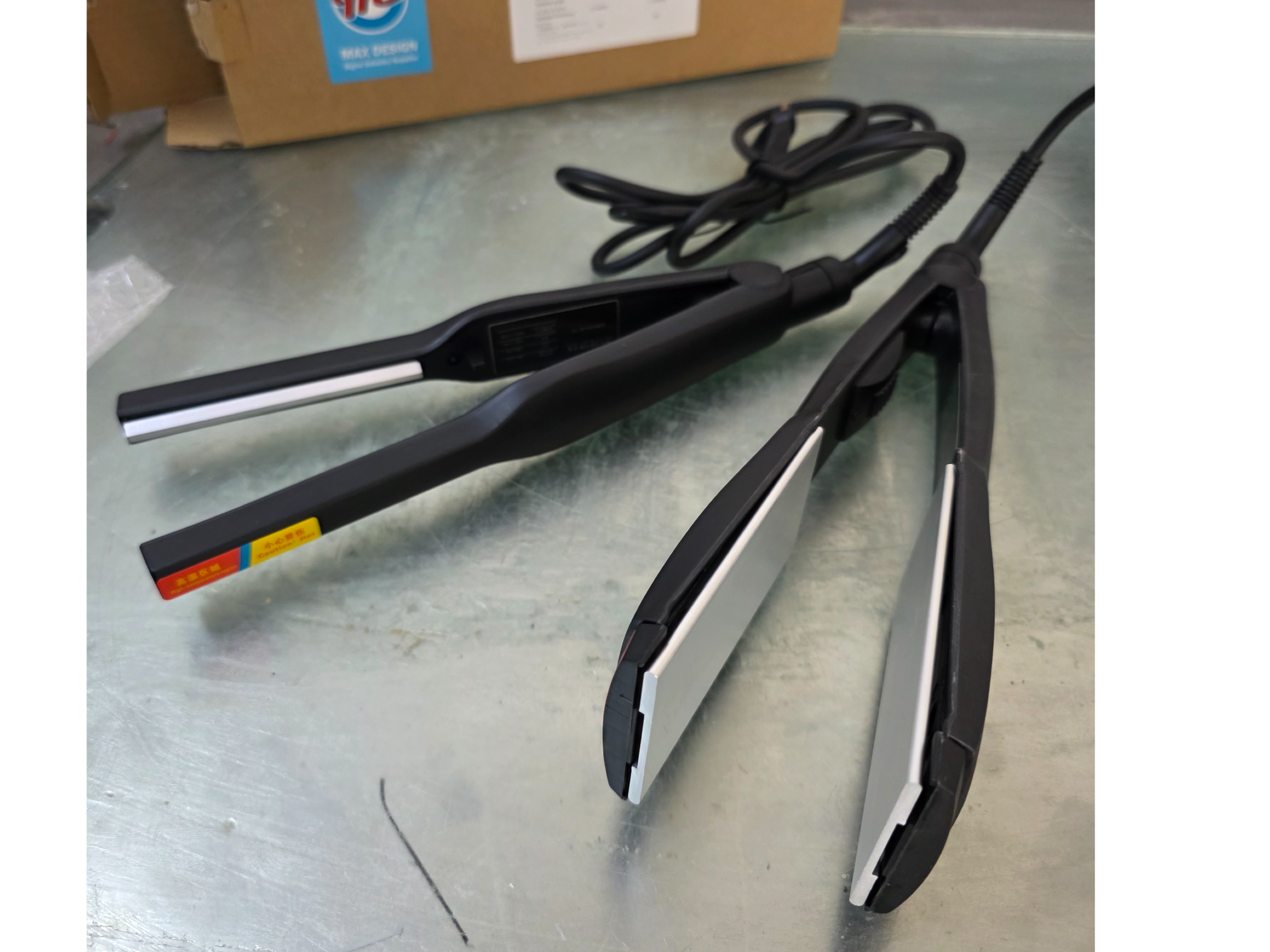 KIT INICIAL + TRIM + TUTTI FACIL + LED + PERFIL PLASTICO + DOBLADORAS DE ACRILICO.