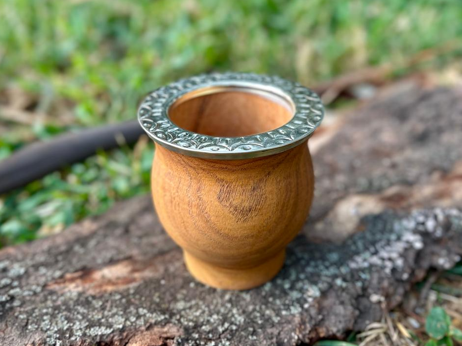 Mate de Algarrobo con virola de acero