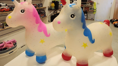 UNICORNIO SALTARIN
