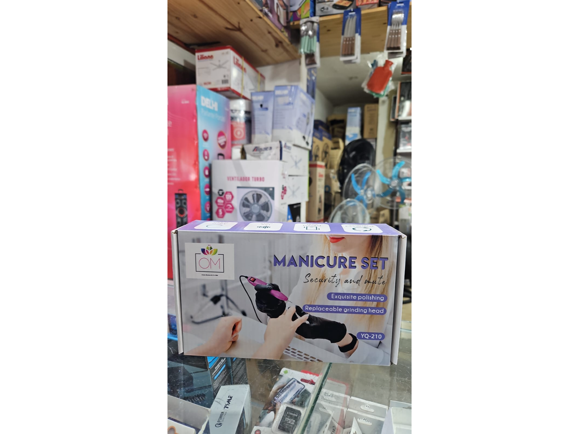 Torno de uñas con kit de limas y fresas