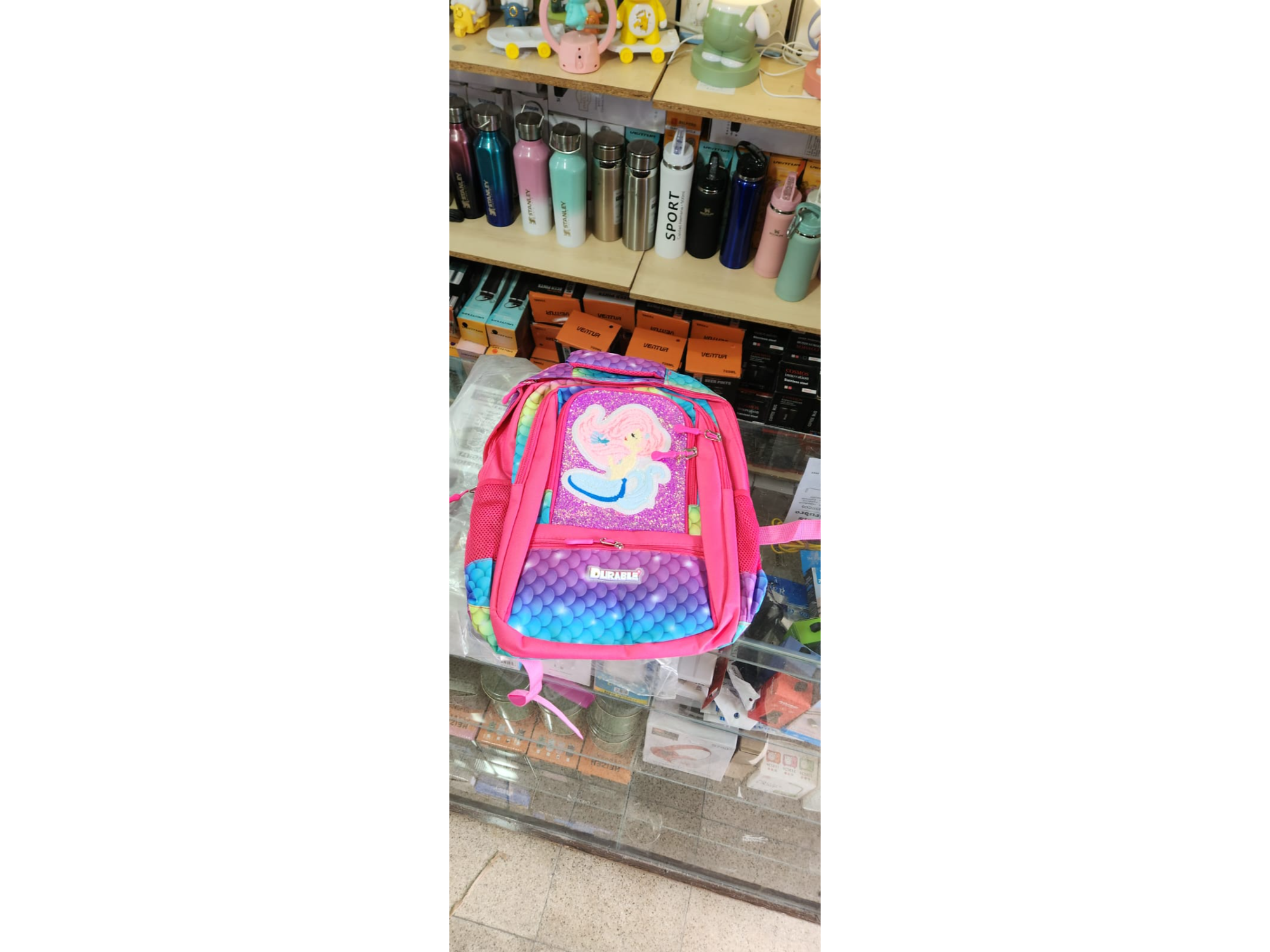 *Mochila durable premium con brillo*