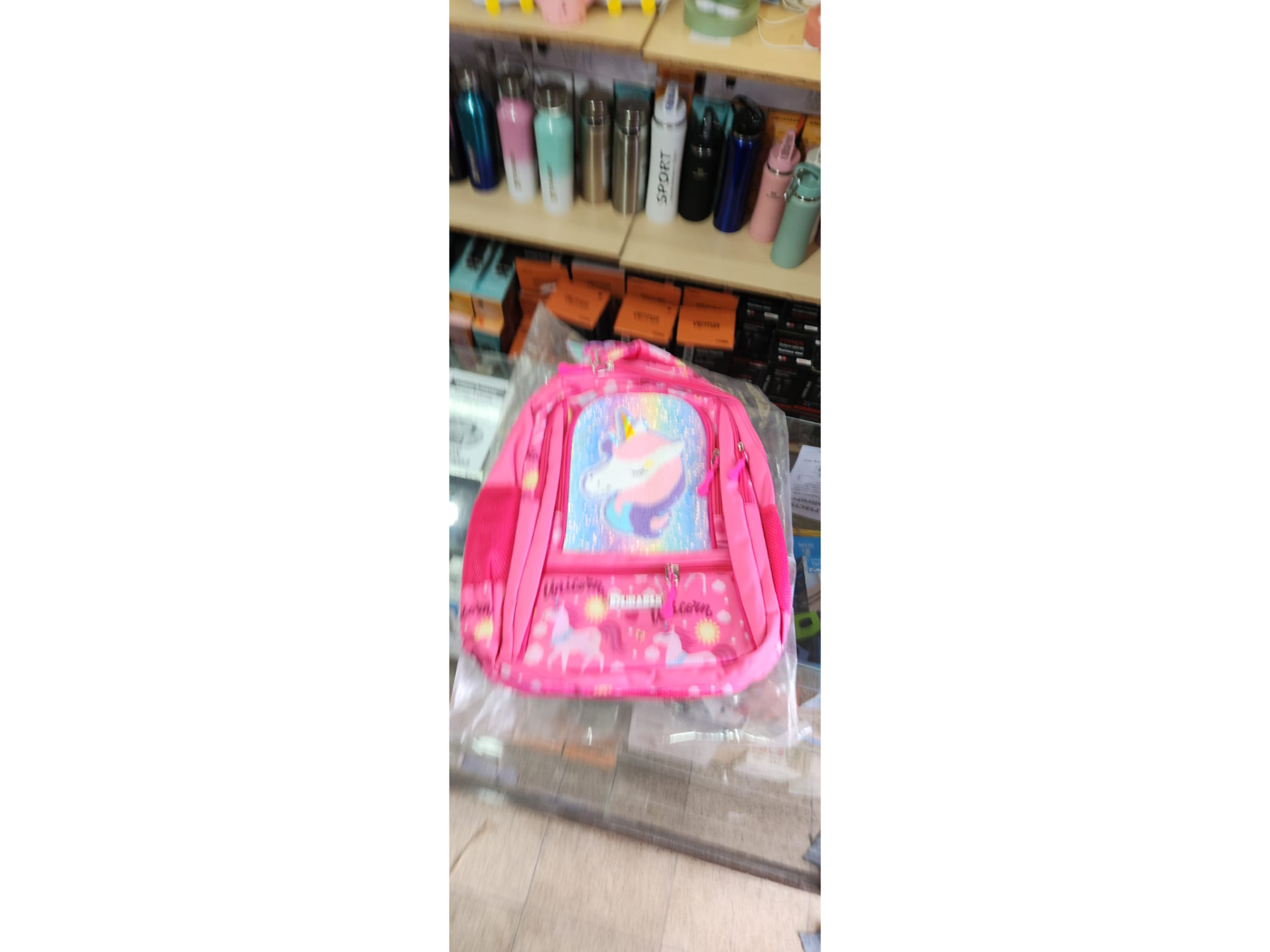 *Mochila durable premium con brillo*