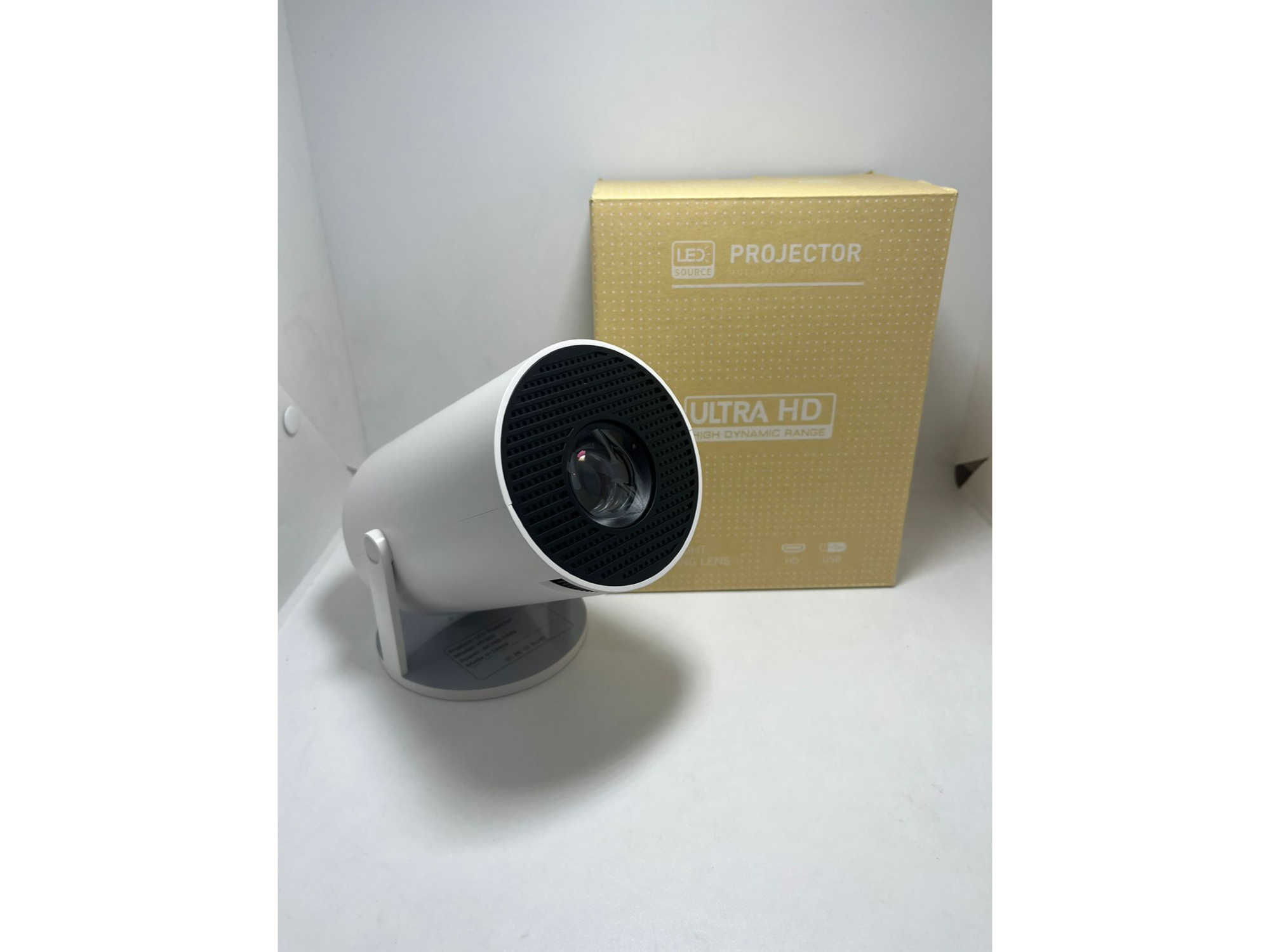 Proyector Android con magis TV 720p HY300