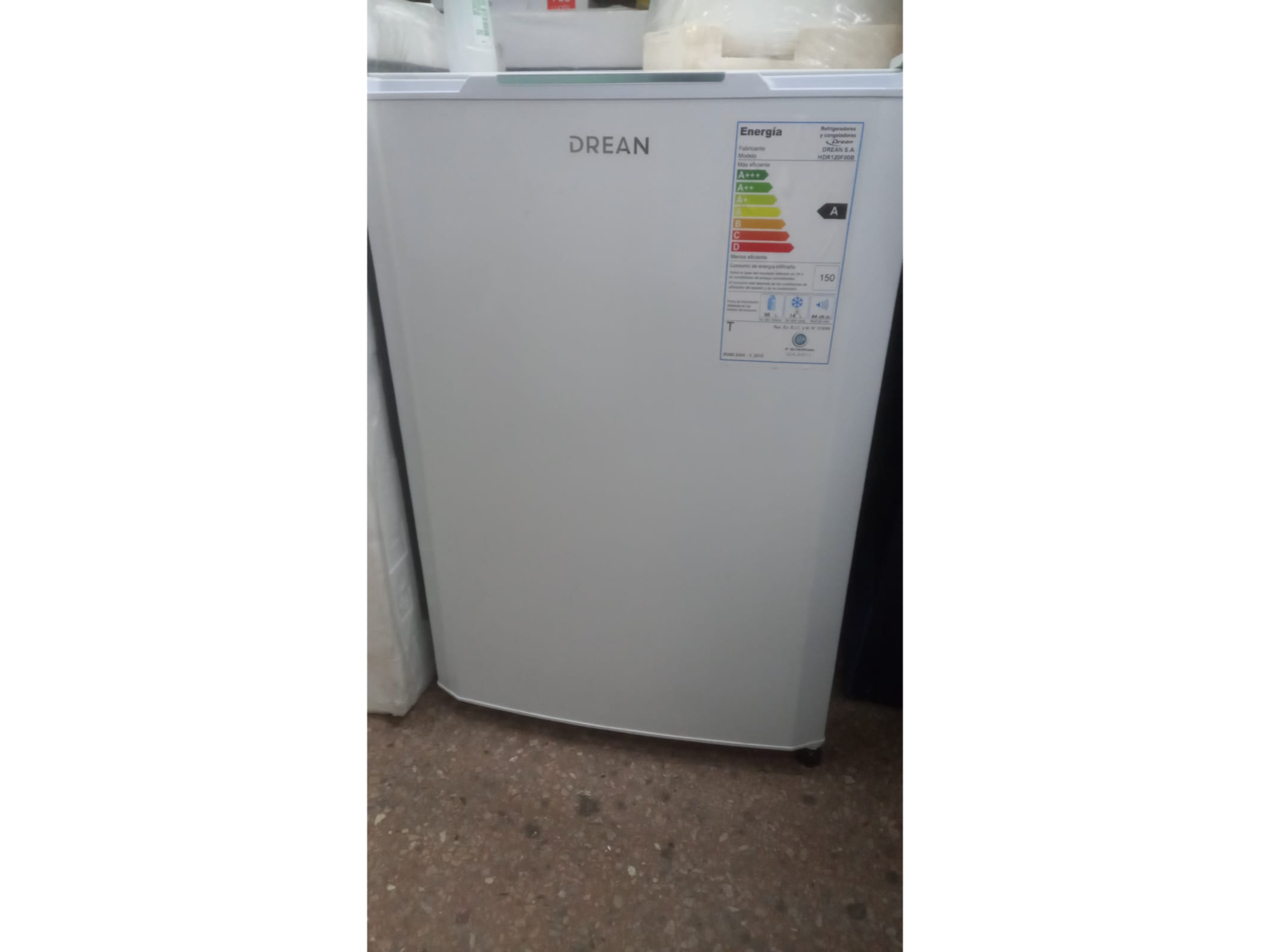 Heladera bajo mesada drean