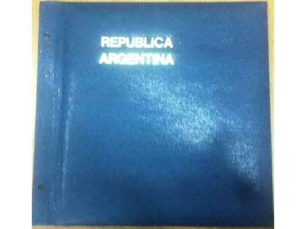 TAPAS ACOLCHADAS "REPÚBLICA ARGENTINA" CON TORNILLOS
