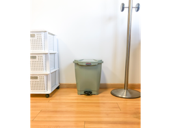 RECIPIENTE PEDAL COLOBIN 15 LTS. (Art. 2227)