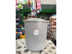Residuo 12 litros con tapa común.