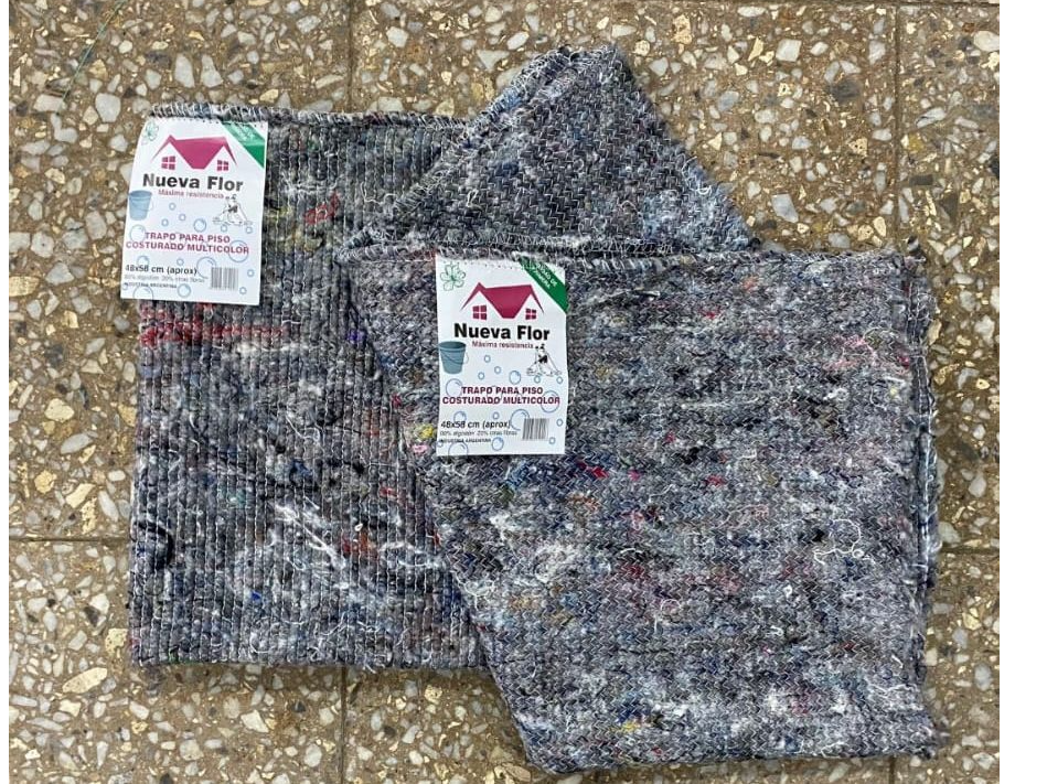 Trapo de piso económico.