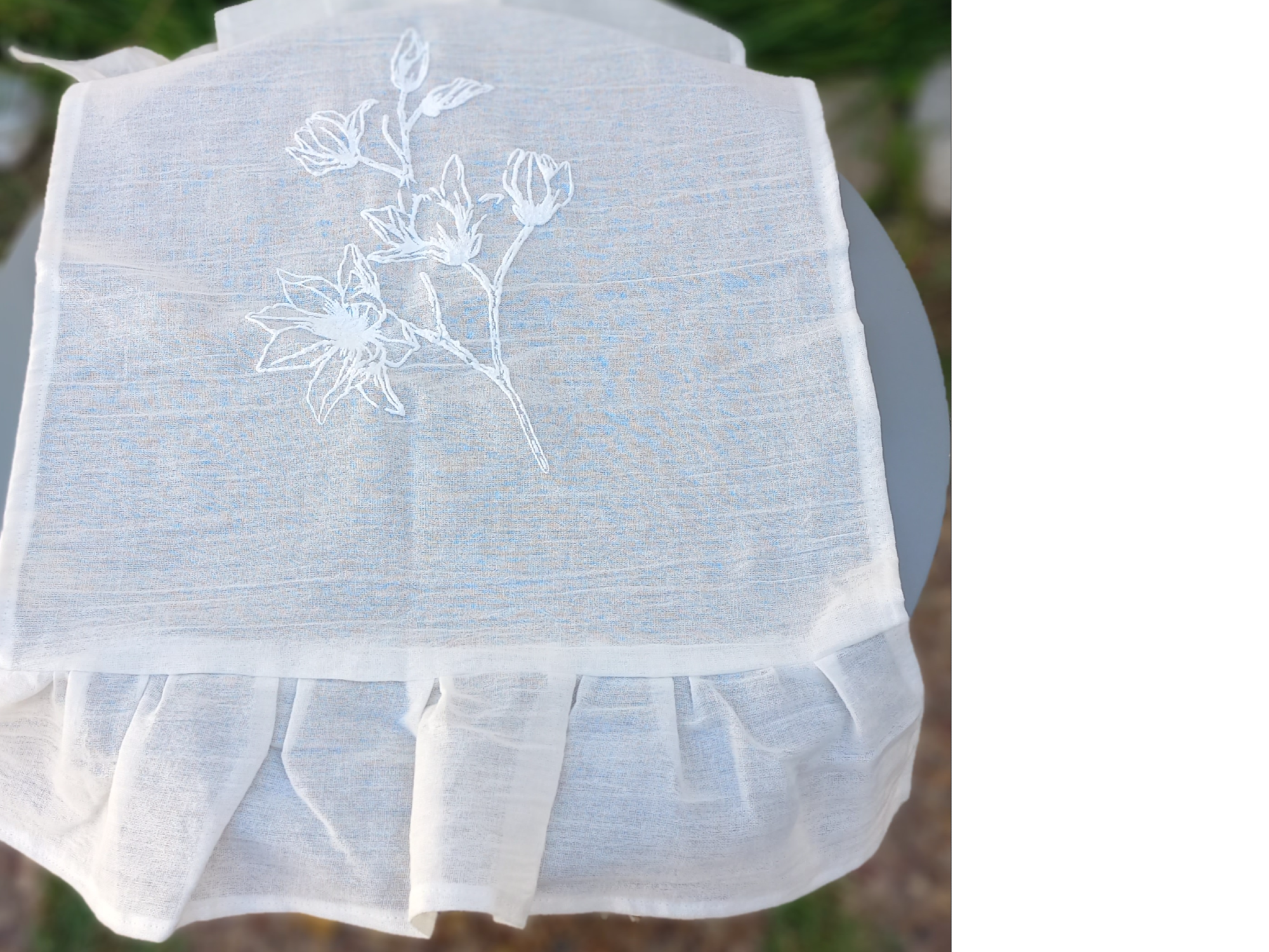 Camino de mesa gasa volados