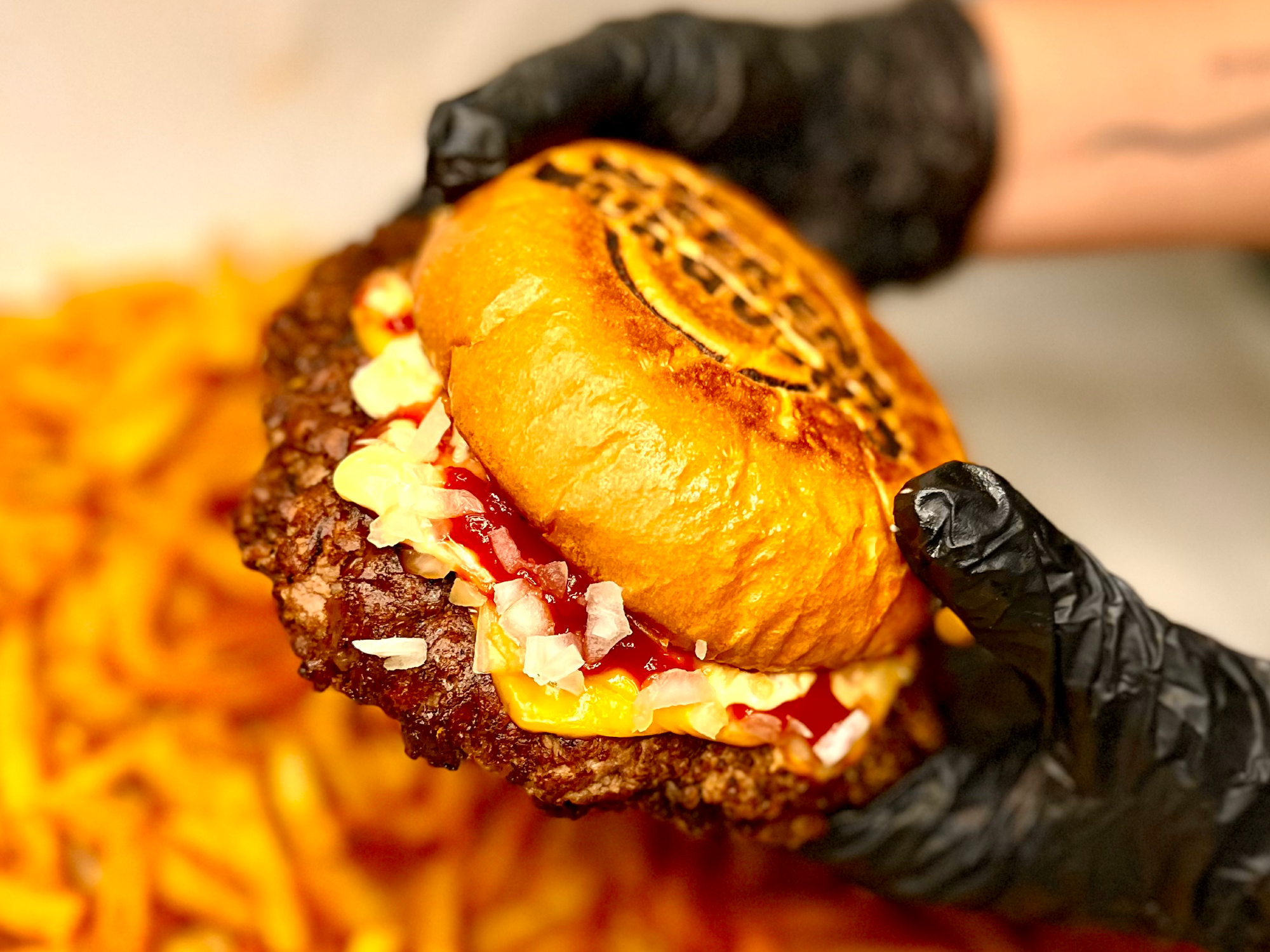 2 CUARTOS DE LIBRA SIMPLE + 2 PORCIONES DE PAPAS