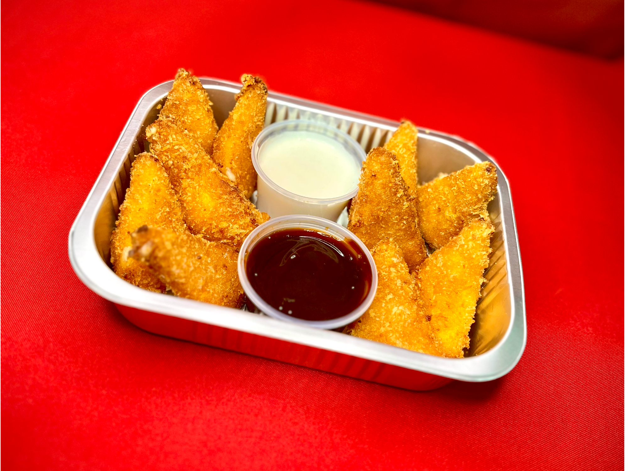 TRIÁNGULITOS DE MUZZARELLA + DIPS DE BBQ & ALI OLI