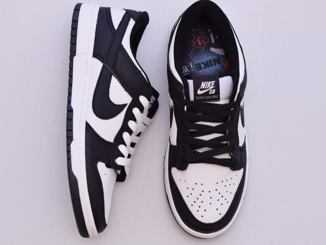 DUNK LOW PANDA