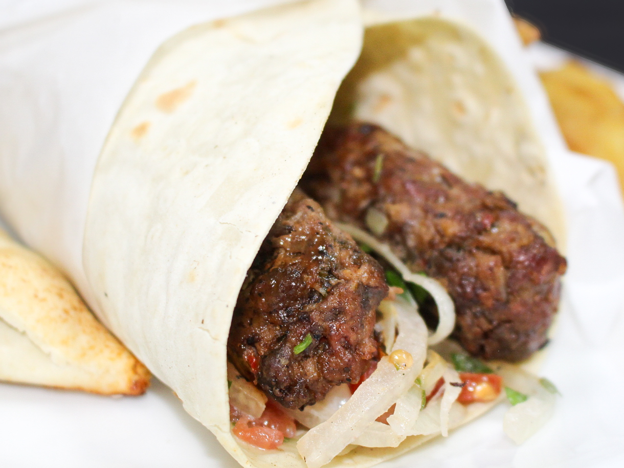 Roll sándwich kebab + papas