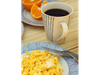 Cafe con Huevo Revuelto