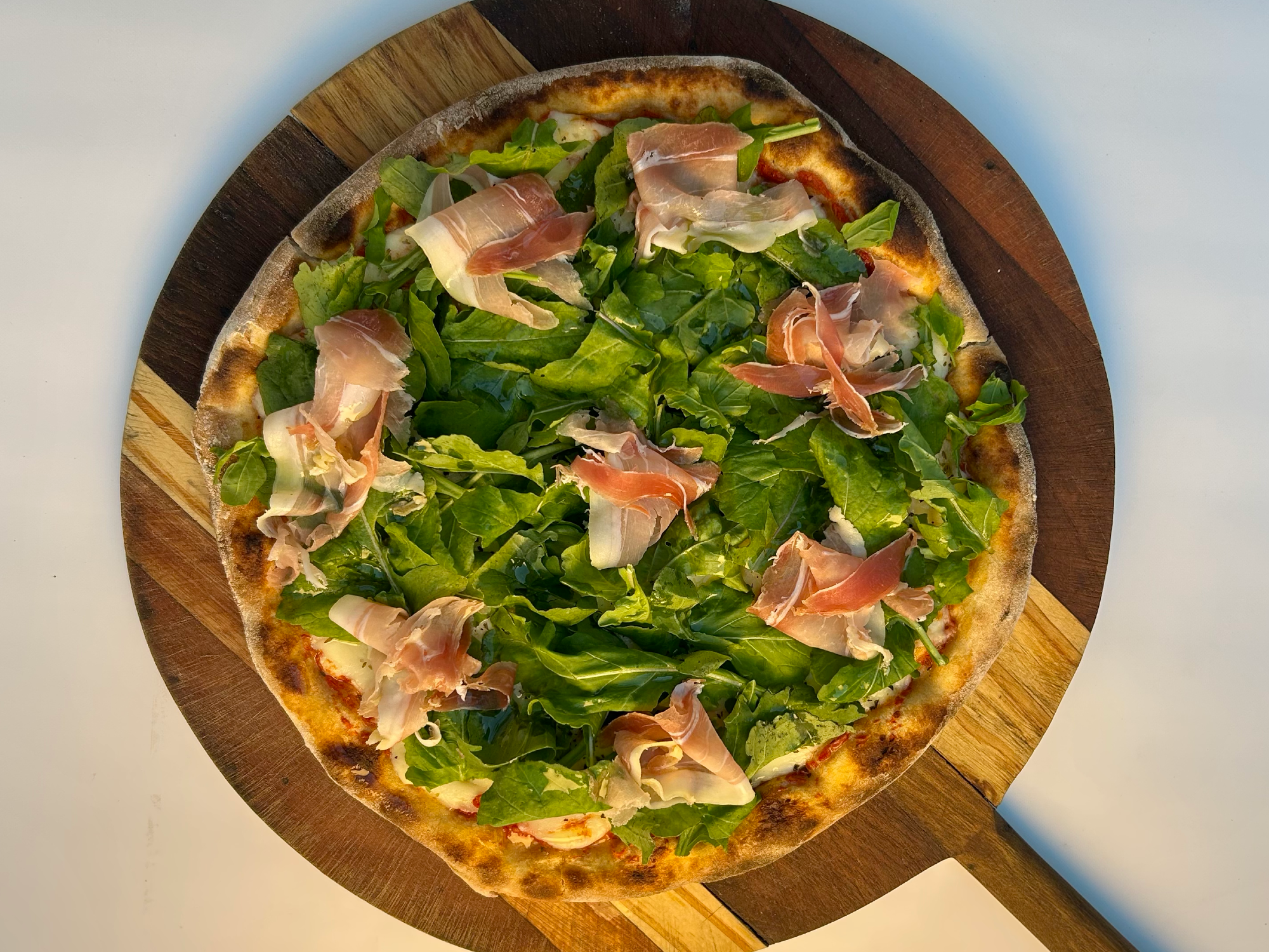 Rúcula y jamón crudo