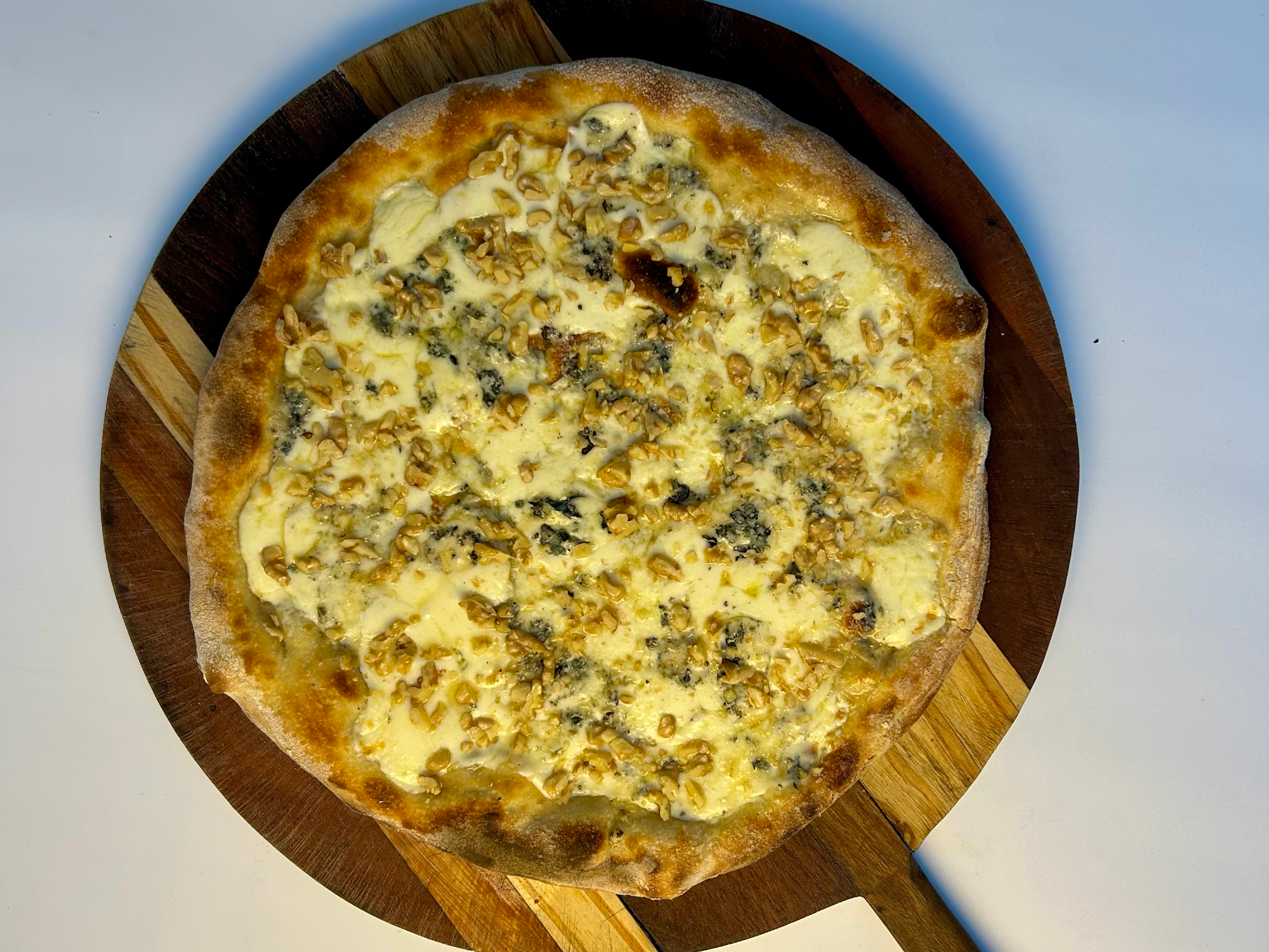 Queso azul, nueces y miel