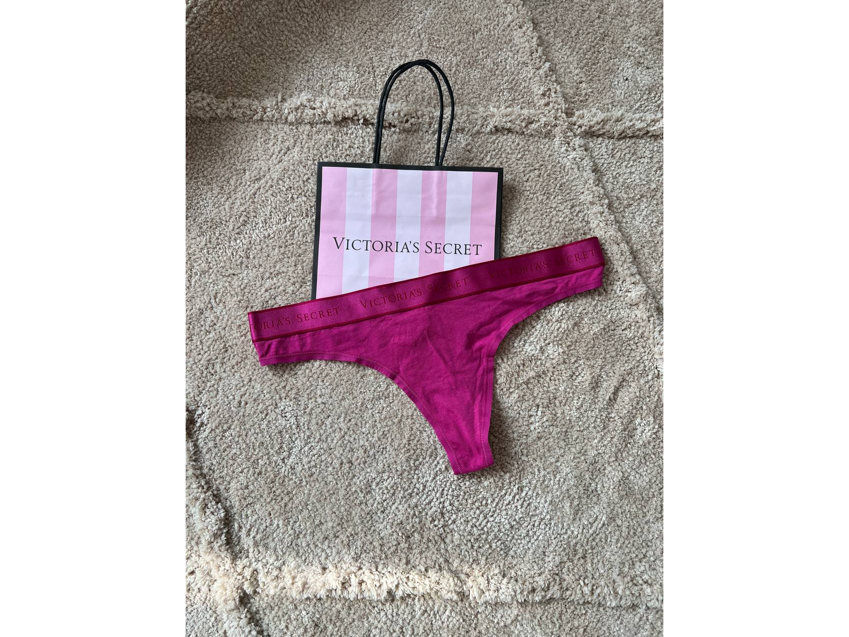 VICTORIAS SECRET VS Panty Cotton Thong Magenta