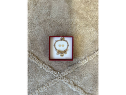 SET PULSERA CON CHARM CORAZON GUESS +ARITOS DE CORAZON BLANCO