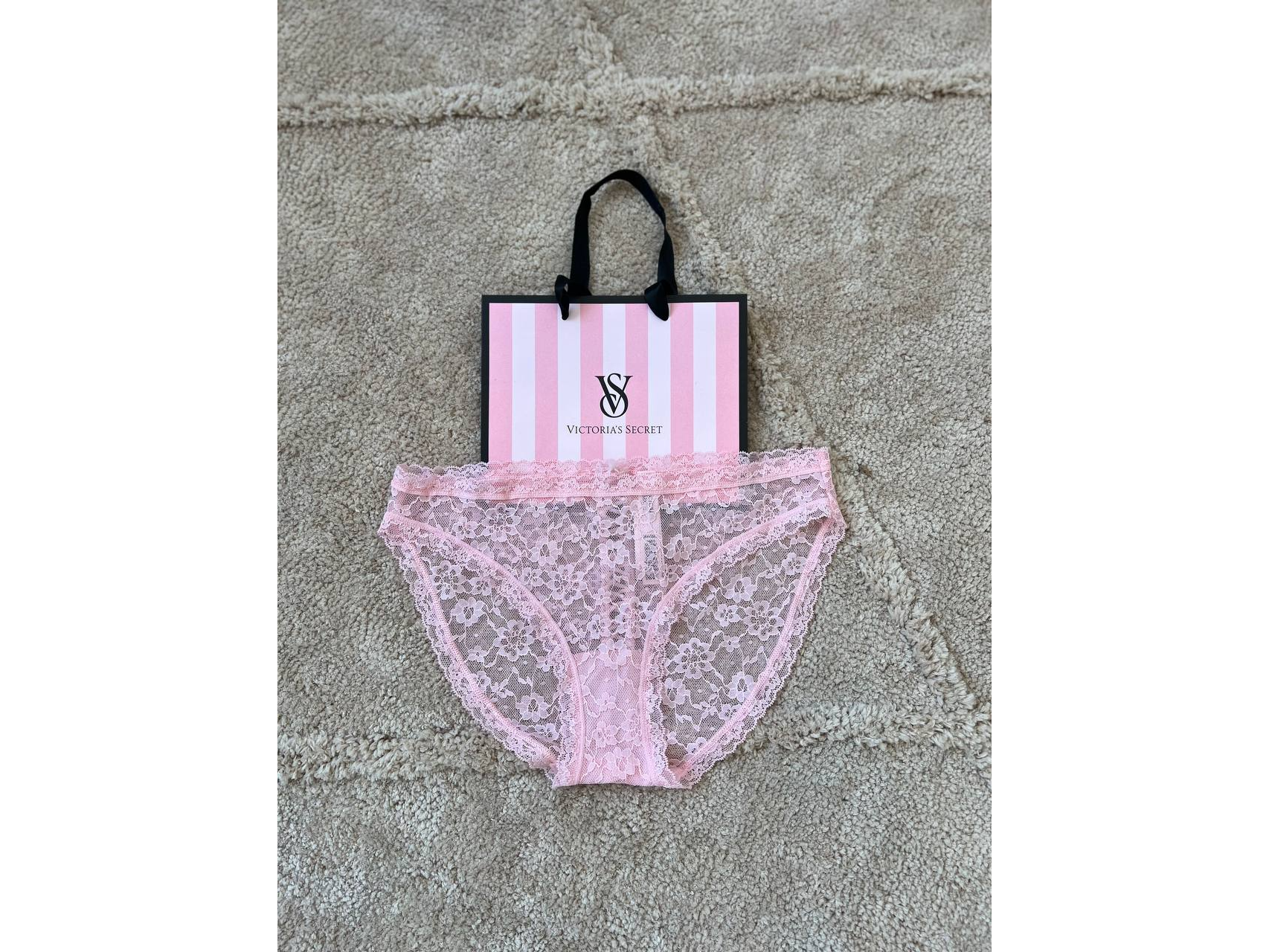 VICTORIAS SECRET Panty Lace Pink