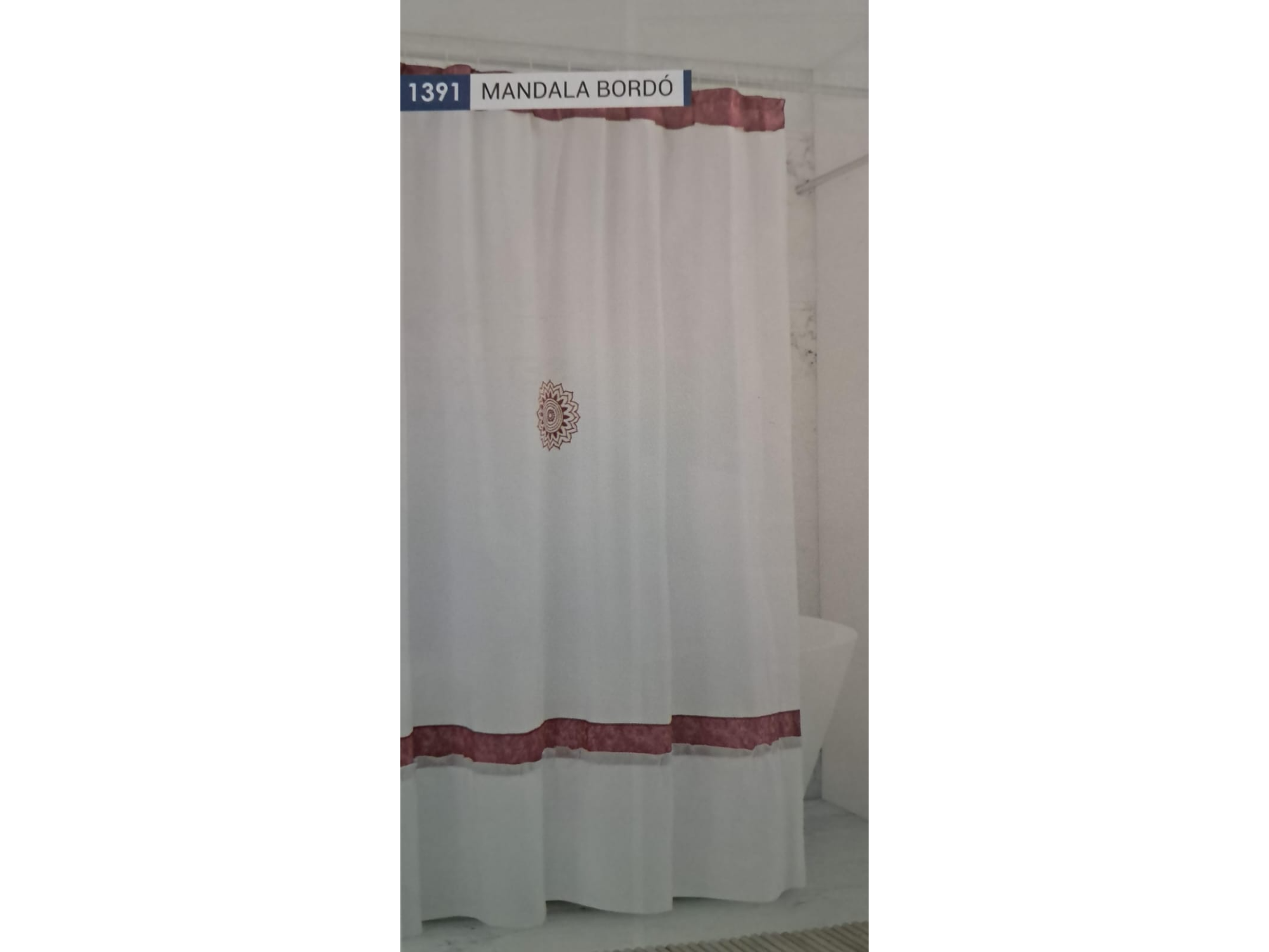 CORTINA BAÑO BORDADA MANDALA C/PROTECTOR Y GANCHOS JEAN CARTIER