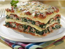 Lasagna de espinaca jamon y muzarella ( 4 porciones)
